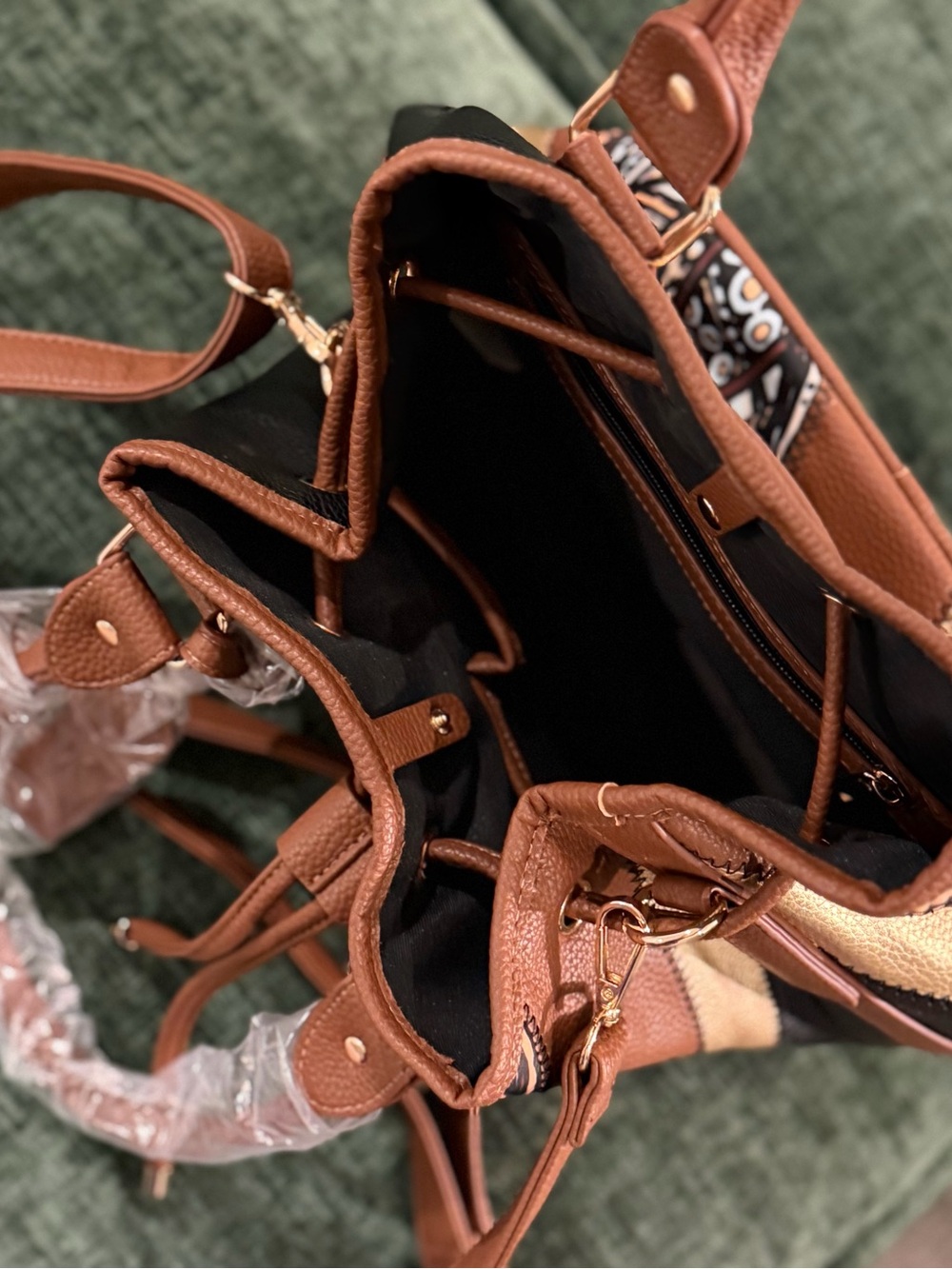 Bob Mackie Brown and Black Patterned Shoulder Bag - Picture 4 of 4